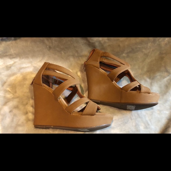 Tan Brown Wedge Heels - Picture 2 of 3